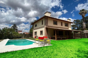 Cosquín Casa a metros del río con pileta - Hasta 12 personas